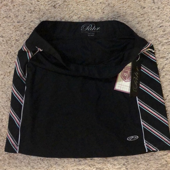 Fabulous Golf Skirt - Picture 3 of 6